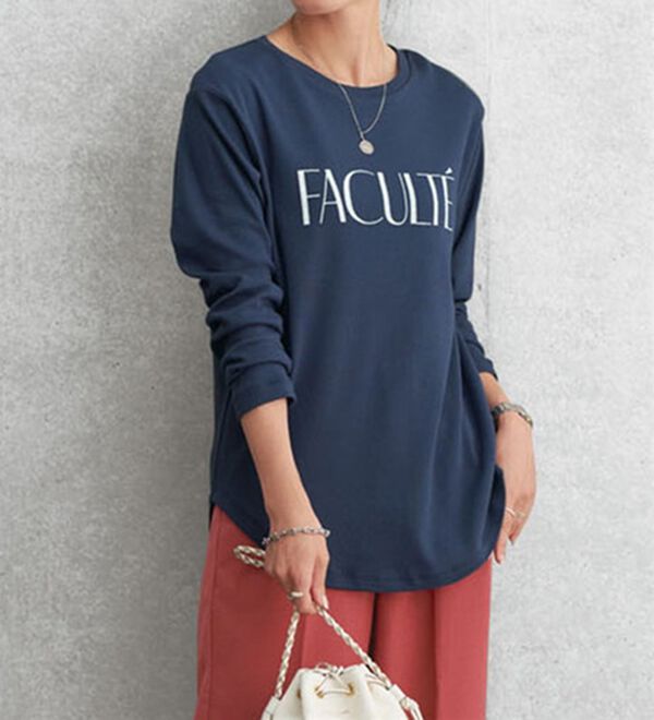 BELLUNA（ベルーナ）の「綿混ロゴＴシャツ（Tシャツ）」｜ネイビー／白