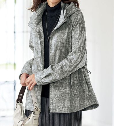 BELLUNA（ベルーナ）の「フクレジャカード素材フードブルゾン（ブルゾン）」