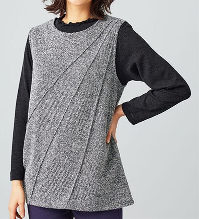 BELLUNA（ベルーナ）の「ブークレ素材タックデザインアンサンブル（アンサンブル）」