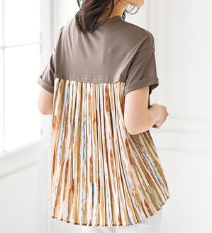 BELLUNA（ベルーナ）の「バックプリーツ使いプルオーバー（カットソー）」｜詳細画像