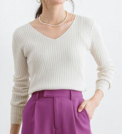 Pierrot（ピエロ）の「【選べるネック】華奢見え綿混リブニット（ニット・セーター）」