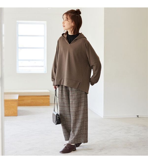 Viola e Viola（ヴィオラ エ ヴィオラ）の「【蓄熱保温】裏ファーVネックゆるシルエットパーカー（パーカー）」｜詳細画像