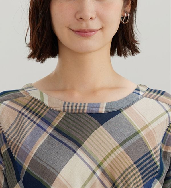 BELLUNA（ベルーナ）の「さらっと快適！Tシャツ見え切替ブラウス（ブラウス）」｜詳細画像