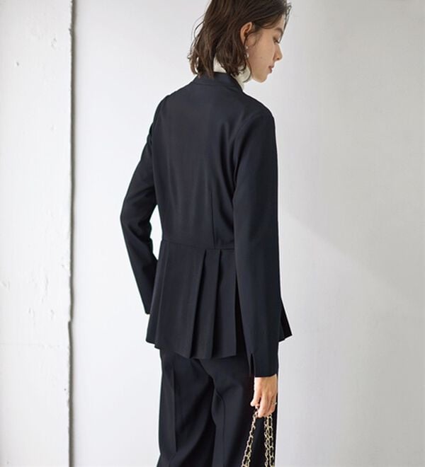 GeeRA（ジーラ）の「【２点セット】パールボタンペプラムプリーツブラウスセットアップ（その他スーツ）」｜詳細画像
