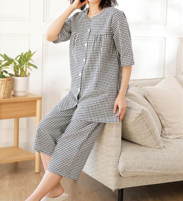 LAVIENNE（ラヴィエンヌ）の「【蒸し暑い夜も快適】綿１００％サッカーパジャマ（パジャマ・ルームウェア）」｜詳細画像