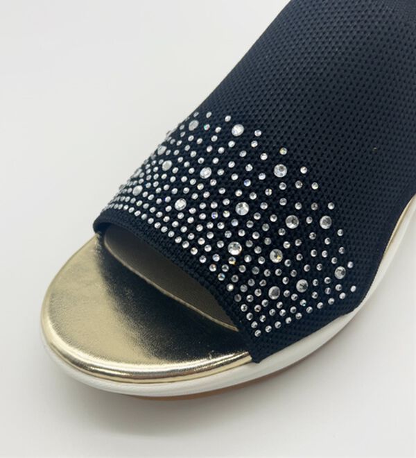 BELLUNA（ベルーナ）の「きらめきビジューのニットウェッジサンダル（サンダル・ミュール）」｜詳細画像