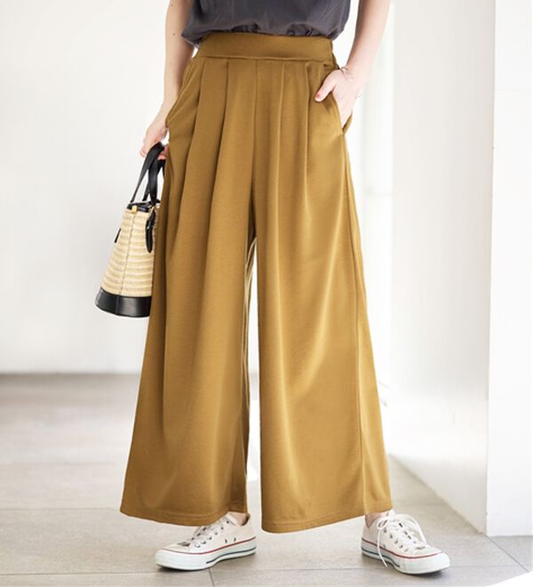 Viola e Viola（ヴィオラ エ ヴィオラ）の「楽ちんきれい美脚ワイドパンツ（ワイドパンツ・ガウチョ）」｜キャメル
