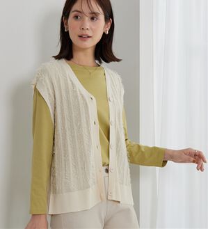 BELLUNA（ベルーナ）の「フリンジ素材ニットベスト（ベスト）」｜アイボリー