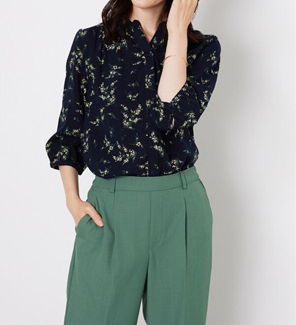 BELLUNA（ベルーナ）の「【接触冷感】レーヨン素材ギャザー使いプリントブラウス（ブラウス）」｜詳細画像