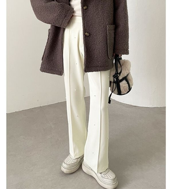 GeeRA（ジーラ）の「【YOUING.】パールデザインフレアーパンツ（フルレングスパンツ）」｜詳細画像