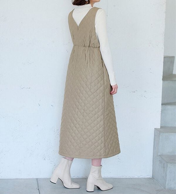 RANAN（ラナン）の「キルティングＶネックジャンパースカート（ジャンパースカート）」｜詳細画像