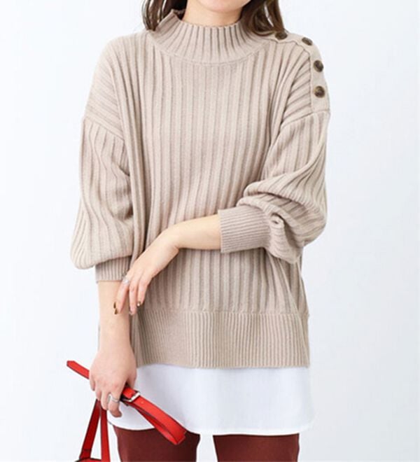 BELLUNA（ベルーナ）の「肩ボタン重ね着風ニットチュニック（チュニック）」｜ベージュ