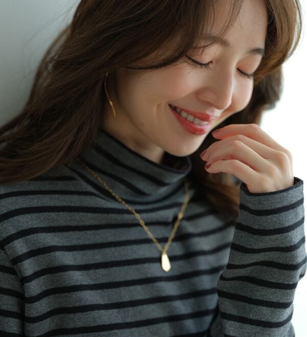 BELLUNA（ベルーナ）の「吸湿発熱ハイネックプルオーバー（カットソー）」｜詳細画像