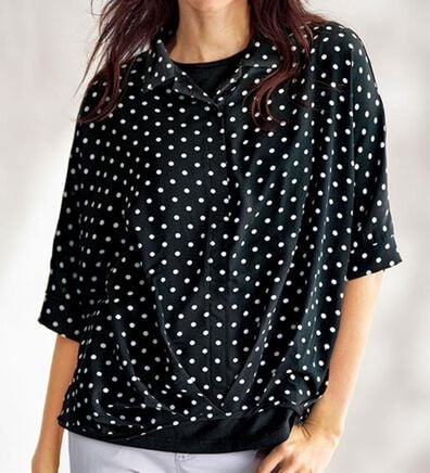 BELLUNA（ベルーナ）の「ドット柄裾タックシャツアンサンブル（アンサンブル）」