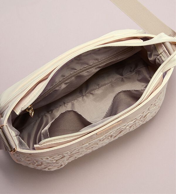 BELLUNA（ベルーナ）の「＜ＬＡＺＹ　ＳＵＳＡＮ＞花柄コード刺しゅうショルダーバッグ（ショルダーバッグ）」｜詳細画像