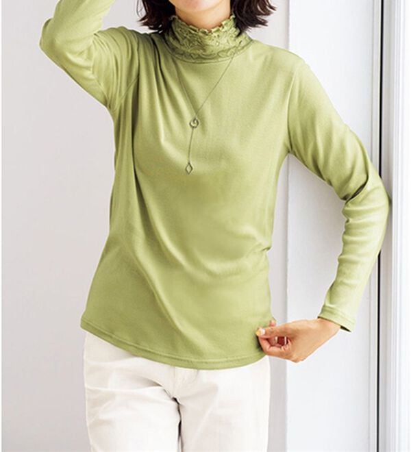 BELLUNA（ベルーナ）の「レースなのにチクチクしにくい吸湿発熱プルオーバー（カットソー）」｜詳細画像