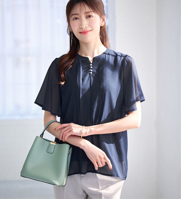 alotta（アロッタ）の「ピンタックパールボタンデザインブラウス（ブラウス）」｜詳細画像