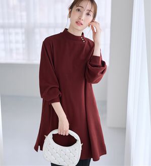 alotta（アロッタ）の「柔らかリブ起毛パール付チュニックワンピース（チュニック）」｜ボルドー