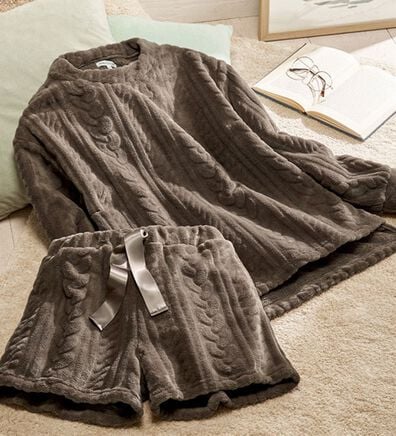 YU'NOW（ユナウ）の「【上下２点セット】ケーブル風フリースルームウェア＆ショートパンツセット（パジャマ・ルームウェア）」