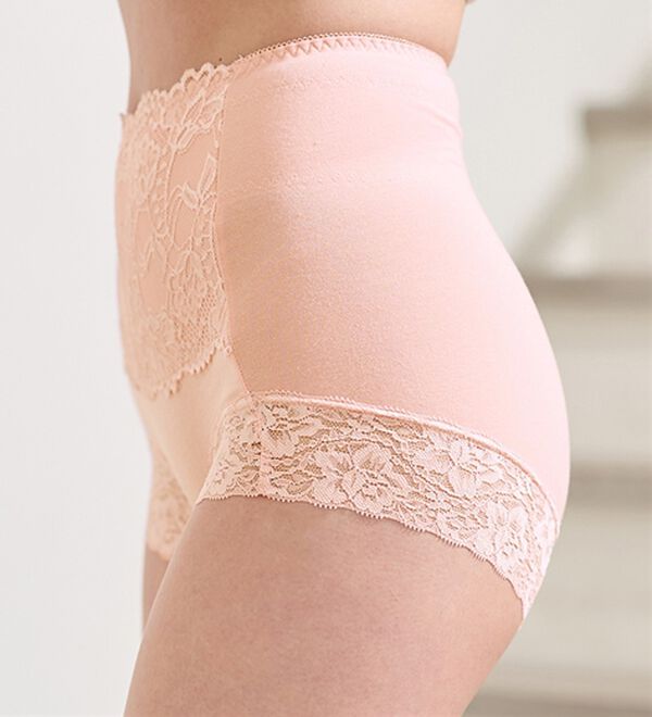 LAVIENNE（ラヴィエンヌ）の「綿９５％骨盤シェイプの素敵ショーツ（ショーツ）」｜詳細画像