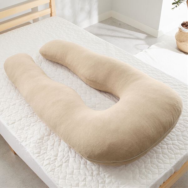 iellio（イエリオ）の「Ｕ字抱き枕＜年中使いやすいタオル生地・包み込まれる幸せシリーズ＞＜お昼寝枕・マタニティ枕・クッション・背あて＞（枕）」｜サンドベージュ