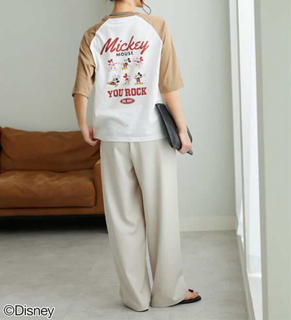 BELLUNA（ベルーナ）の「＜Ｄｉｓｎｅｙ＞【ミッキー】バックプリント７分丈ラグランＴシャツ（カットソー）」｜ベージュ