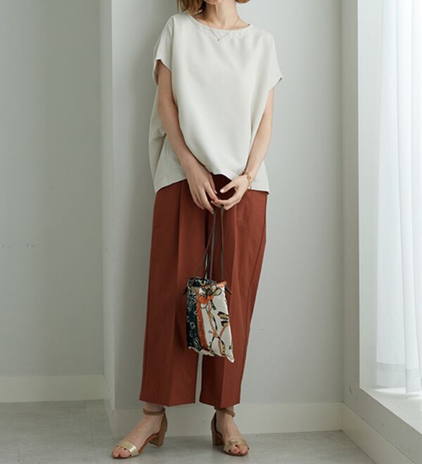 BELLUNA（ベルーナ）の「ミニワッフル素材裾タックプルオーバー（カットソー）」｜詳細画像