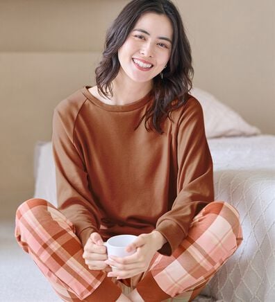 LAVIENNE（ラヴィエンヌ）の「【ときめく柄パンツ】とろける綿混スムース素材パジャマ（上下セット）（パジャマ・ルームウェア）」