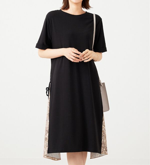 BELLUNA（ベルーナ）の「サイドリボン使いチュニックワンピース（チュニックワンピース）」｜黒系ペイズリー柄