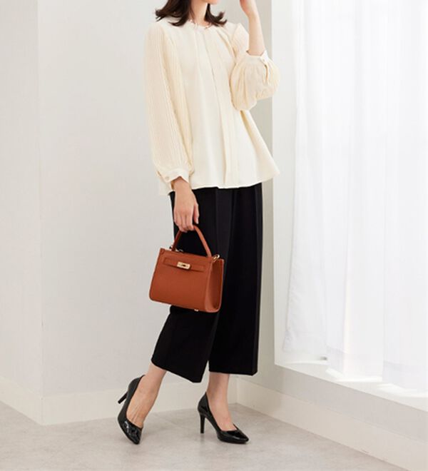 BELLUNA（ベルーナ）の「＜セレモニースタイル＞袖プリーツデザインブラウス（ブラウス）」｜詳細画像