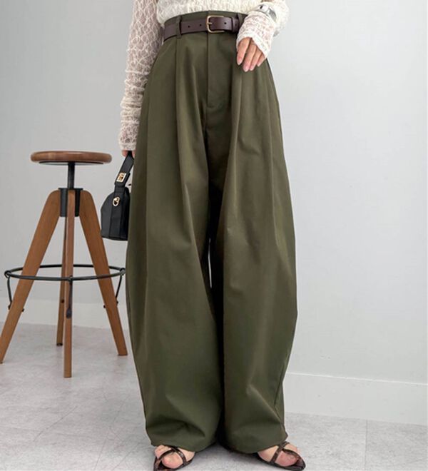 RANAN（ラナン）の「カーブシルエットサイドタックパンツ（フルレングスパンツ）」｜詳細画像