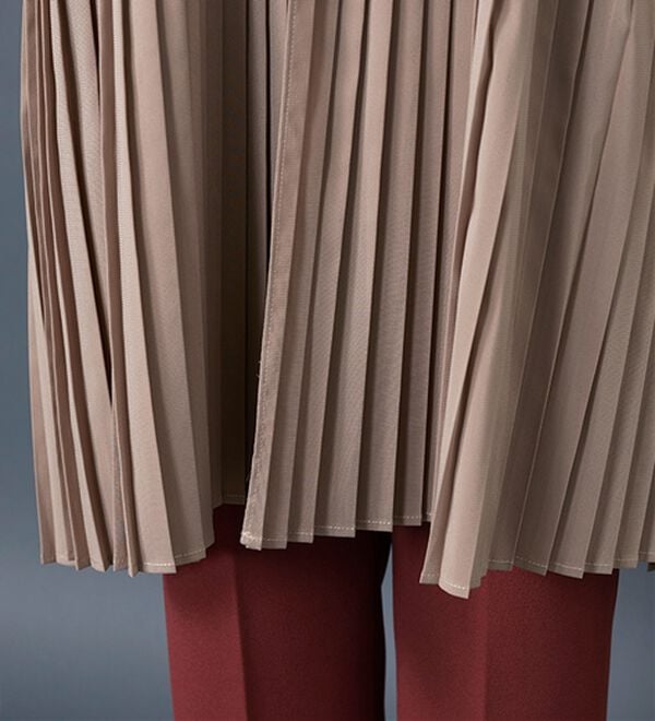 BELLUNA（ベルーナ）の「【Ｌａｇｒｉｌｕａ】異素材切替プリーツロングベスト（ジレ）」｜詳細画像