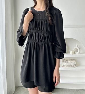 GeeRA（ジーラ）の「シャーリングビスチェデザインチュニックブラウス（ブラウス）」｜ブラック