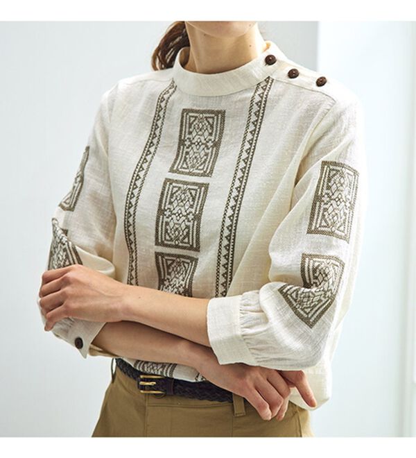 BELLUNA（ベルーナ）の「インド綿スラブ調素材幾何柄刺しゅうブラウス（ブラウス）」｜詳細画像