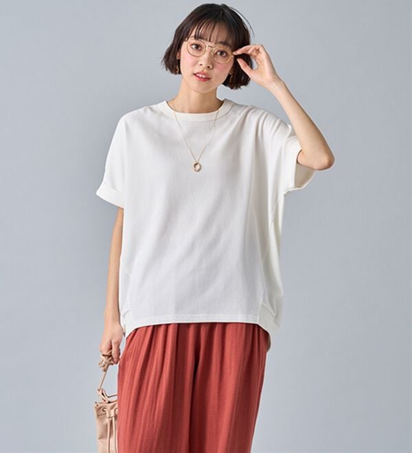 BELLUNA（ベルーナ）の「ヒンヤリ！ワッフル素材ゆったりプルオーバー（カットソー）」｜詳細画像