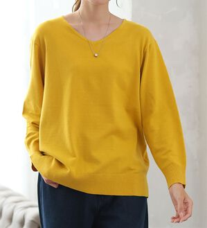 A HAPPY MARILYN（アハッピーマリリン）の「【Ｌ～８Ｌ】Ｒｉｎ フィット感軽減！Ｔシャツ感覚もっちりやわらかＶネックニット（ニット・セーター）」｜イエロー