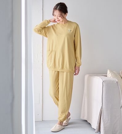 LAVIENNE（ラヴィエンヌ）の「綿１００％ゆったり刺しゅうスウェットパジャマ（パジャマ・ルームウェア）」