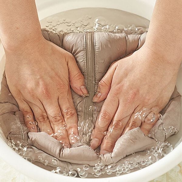 BELLUNA（ベルーナ）の「洗える！軽量ダウンロングベスト（ポーチ付）（ベスト）」｜詳細画像