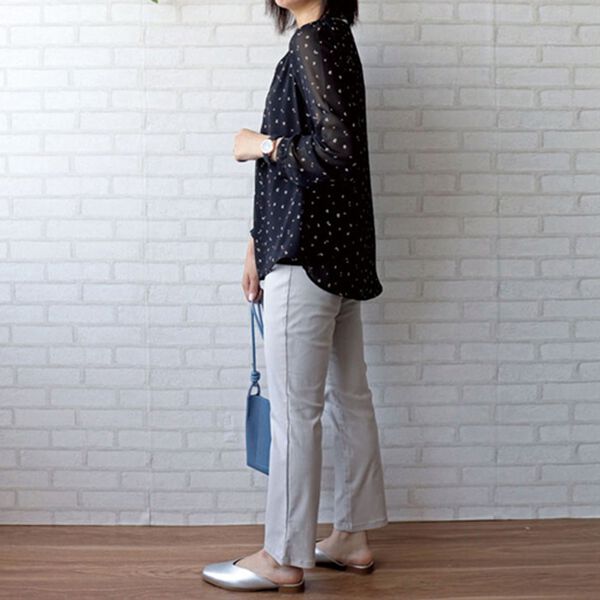 BELLUNA（ベルーナ）の「タック使いシフォンプリントブラウス（ブラウス）」｜詳細画像