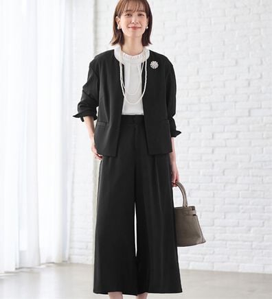 Viola e Viola（ヴィオラ エ ヴィオラ）の「洗える！多機能２点セットアップ＜Ｍ～５Ｌ＞（パンツスーツ）」