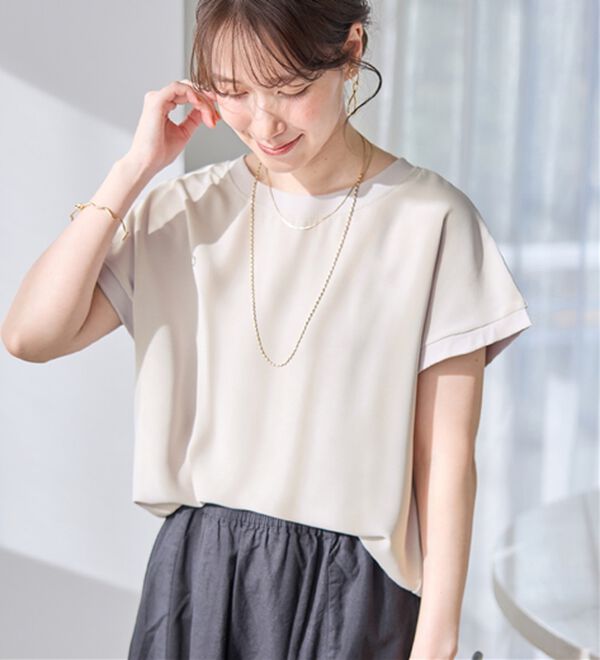 Viola e Viola（ヴィオラ エ ヴィオラ）の「【涼しく解決！】Ｔシャツ感覚で着られるブラウス（ブラウス）」｜グレージュ