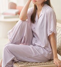 YU'NOW（ユナウ）の「【上下２点セット】レーヨンブレンドフリルシャツパジャマ（パジャマ・ルームウェア）」