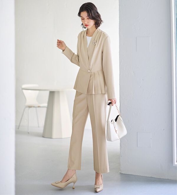 GeeRA（ジーラ）の「【２点セット】パールボタンペプラムプリーツブラウスセットアップ（その他スーツ）」｜詳細画像