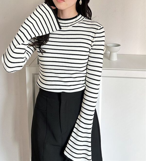 GeeRA（ジーラ）の「フレア袖ラメリブショートニットトップス（ニット・セーター）」｜詳細画像