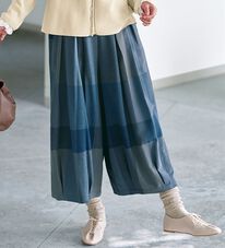 BELLUNA（ベルーナ）の「＜＆ｃｏｃｏｃｈｉ＞タックデザインチェック柄ゆったりパンツ（その他パンツ）」