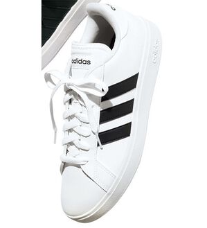 RANAN（ラナン）の「＜ａｄｉｄａｓ＞ＧＲＡＮＤＣＯＵＲＴＢＡＳＥ２．０（スニーカー）」｜ホワイト系