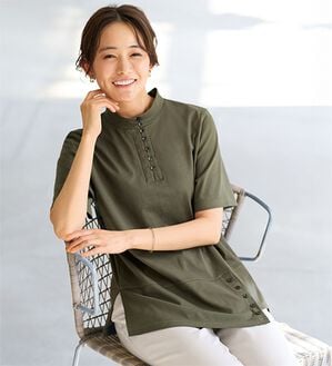 BELLUNA（ベルーナ）の「汗染み対策！綿１００％多ボタンハイネックＴシャツ（カットソー）」｜カーキ