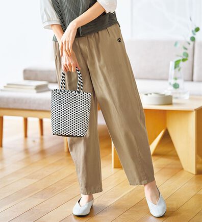 BELLUNA（ベルーナ）の「ネコ刺しゅうゆったりパンツ（ワイドパンツ・ガウチョ）」