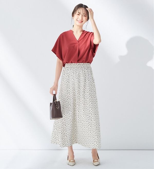 alotta（アロッタ）の「【４つの機能付】ひんやりスキッパーＴシャツブラウス（ブラウス）」｜ベリーピンク