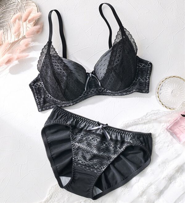 YU'NOW（ユナウ）の「ｔｏ　ｍｅｅブラ＆ショーツ（ブラジャー＆ショーツセット）」｜ブラック系その他